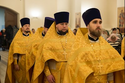 Митрополит Игнатий совершил Божественную литургию в соборном храме святителя Спиридона Тримифунтского г. Саратова