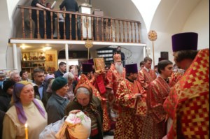 Божественная литургия и панихида в храме во имя святителя и чудотворца Николая на Елшанском кладбище г.Саратова