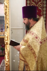Божественная литургия в храме во имя Всех святых, в земле Российской просиявших, г.Саратова