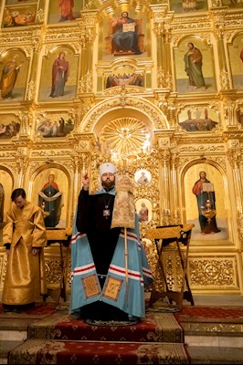 Митрополит Игнатий совершил Божественную литургию и молебен на новый год в Покровском соборе г. Саратова