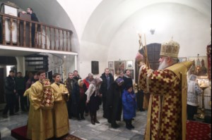 Божественная литургия в храме во имя святителя и чудотворца Николая на Елшанском кладбище г. Саратова