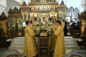 Всенощное бдение на Архиерейском подворье — в храме в честь иконы Божией Матери «Утоли моя печали» г. Саратова