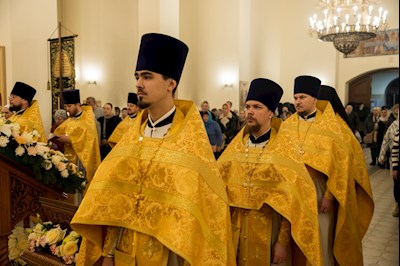Митрополит Игнатий совершил Божественную литургию в соборном храме святителя Спиридона Тримифунтского г. Саратова
