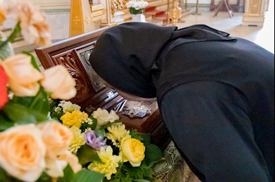 В Покровском соборе г. Саратова встретили ковчег с частицей мощей святителя Спиридона Тримифунтского