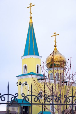 Митрополит Игнатий совершил Божественную литургию в Трехсвятительском храме г. Саратова