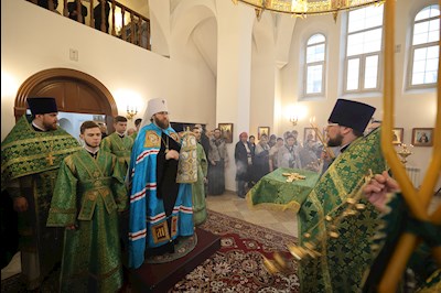 Митрополит Игнатий совершил Литургию Преждеосвященных Даров в храме в честь иконы Божией Матери «Всех скорбящих Радость» г. Саратова