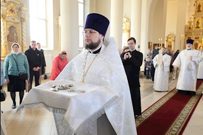 Митрополит Игнатий совершил Божественную литургию в кафедральном соборе Живоначальной Троицы г. Вольска