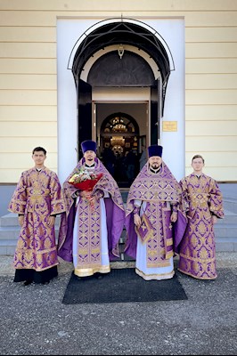 Митрополит Игнатий совершил Божественную литургию в храме Новомучеников и исповедников Саратовских г. Саратова