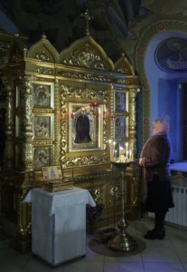 Крещальная литургия в Свято-Троицком соборе Саратова