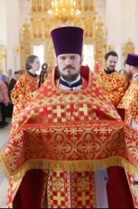 Божественная литургия в Свято-Троицком кафедральном соборе Вольска