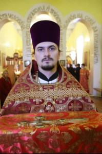 Божественная литургия в храме во имя мучениц Веры, Надежды, Любови и матери их Софии поселка Светлый Татищевского района