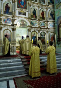 Всенощное бдение в храме в честь Покрова Пресвятой Богородицы г. Саратова