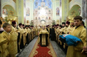 Митрополит Лонгин совершил Великую Рождественскую вечерню в Покровском храме Саратова