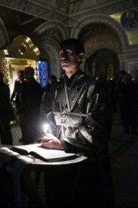 Великое повечерие с чтением канона преподобного Андрея Критского в Свято-Троицком кафедральном соборе г.Саратова