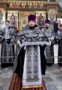 Литургия Преждеосвященных Даров на Архиерейском подворье — храме в честь иконы Божией Матери «Утоли моя печали» г.Саратова