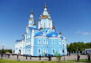Митрополит Лонгин сослужил Святейшему Патриарху Кириллу на Божественной литургии в Спасо-Вознесенском соборе г.Ульяновска