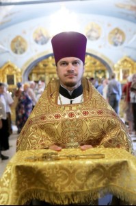 Епископ Пахомий совершил Божественную литургию в Свято-Троицком кафедральном соборе Саратова