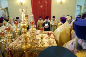 Божественная литургия и молебен у мощей святого равноапостольного князя Владимира в Покровском храме г.Саратова
