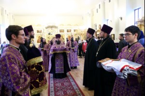 Всенощное бдение на Архиерейском подворье – храме во имя преподобного Серафима Саровского г.Саратова