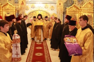 Божественная литургия в Свято-Троицком соборе Саратова
