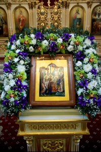 Всенощное бдение в храме в честь Покрова Пресвятой Богородицы г.Саратова