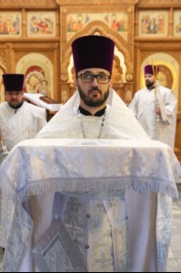 Божественная литургия и панихида в храме во имя святителя и чудотворца Николая на Елшанском кладбище г. Саратова