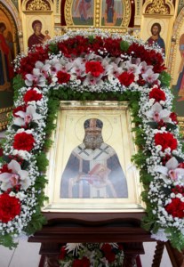 Божественная литургия в саратовском храме святителя Луки Исповедника, архиепископа Симферопольского