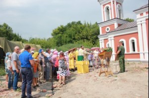 Община строящегося храма провела благотворительный концерт-марафон