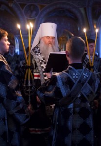 Великое повечерие с чтением канона преподобного Андрея Критского в Свято-Троицком кафедральном соборе г.Саратова