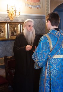 Утреня с чтением акафиста Пресвятой Богородице в Свято-Троицком кафедральном соборе Саратова