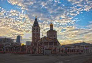 Божественная литургия и крещение оглашенных в Свято-Троицком кафедральном соборе Саратова