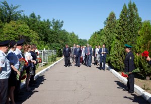 В День памяти и скорби на Воскресенском кладбище Саратова совершена заупокойная лития