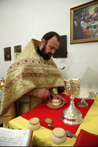 Божественная литургия в храме в честь Покрова Пресвятой Богородицы р.п. Новые Бурасы