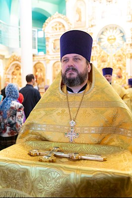 Божественная литургия в храме Всех святых, в земле Русской просиявших, г. Саратова