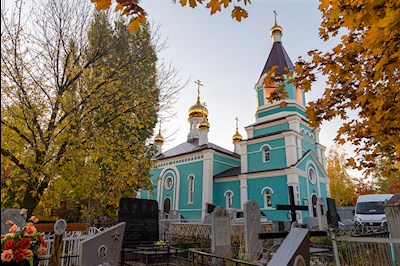 Божественная литургия в храме во имя святого благоверного князя Михаила Черниговского и боярина его Феодора на Увекском кладбище г. Саратова