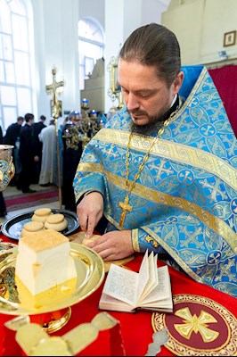 Божественная литургия в храме в честь Казанской иконы Божией Матери г. Саратова