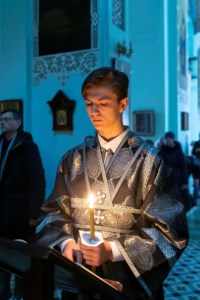 Великое повечерие с чтением канона преподобного Андрея Критского в храме Сошествия Святого Духа г. Саратова