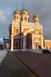 Великое повечерие с чтением канона преподобного Андрея Критского в храме Покрова Пресвятой Богородицы г. Саратова