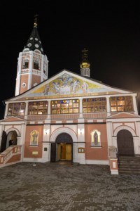 Митрополит Лонгин совершил пасхальное богослужение