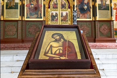 Литургия Преждеосвященных Даров на Архиерейском подворье — в храме в честь иконы Божией Матери «Утоли моя печали» г. Саратова