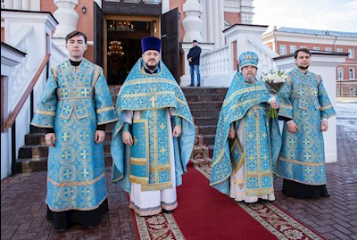 Митрополит Саратовский и Вольский Игнатий совершил вечерню в соединении с Литургией Иоанна Златоуста в Покровском соборе г. Саратова