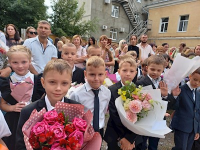 В Русской православной классической гимназии имени преподобного Сергия Радонежского прошла торжественная линейка