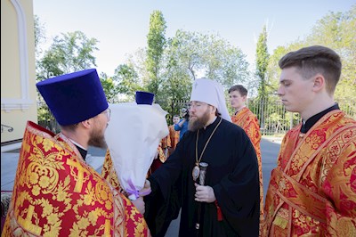 Митрополит Игнатий совершил Божественную литургию в храме святого апостола и евангелиста Иоанна Богослова г. Саратова