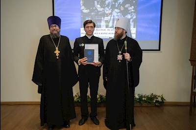 Митрополит Игнатий вручил дипломы выпускникам СПДС