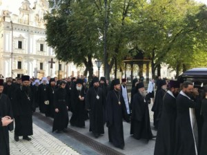 Митрополит Лонгин принял участие в погребении новопреставленного Митрополита Нежинского и Прилукского Иринея