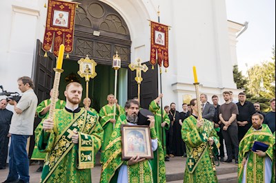 Митрополит Игнатий совершил Божественную литургию в Духосошественском соборе г. Саратова