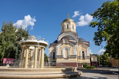 Митрополит Игнатий совершил Божественную литургию в университетском храме святых равноапостольных Мефодия и Кирилла