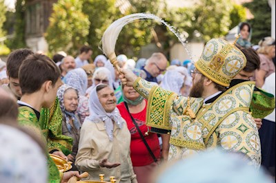 Митрополит Игнатий совершил Божественную литургию в Духосошественском соборе г. Саратова