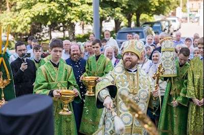 Митрополит Игнатий совершил Божественную литургию в Духосошественском соборе г. Саратова
