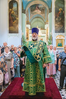 Митрополит Игнатий совершил Божественную литургию в Духосошественском соборе г. Саратова